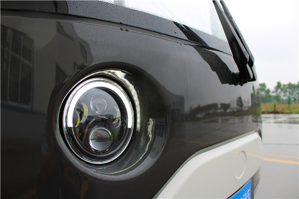 八座封閉電動(dòng)觀光車-車燈